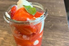 Erdbeeren Quark Dessert